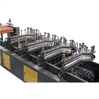 Why should the screw of bubble film machine be coated with antirust oil?
